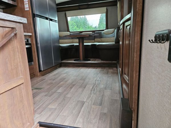 2018 Keystone Montana 3820FK - Image 9
