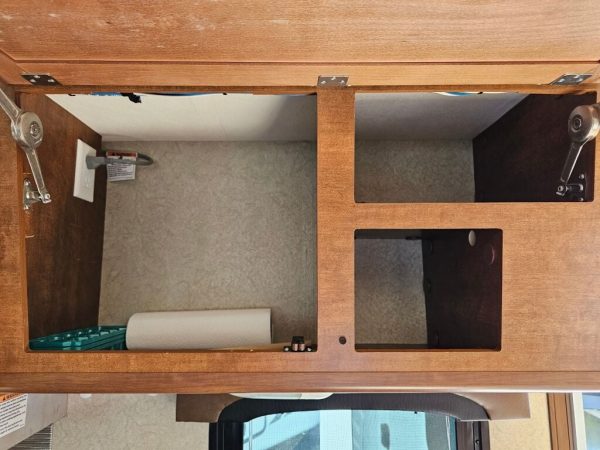 2018 Lance Travel Trailer 1685 - Image 14