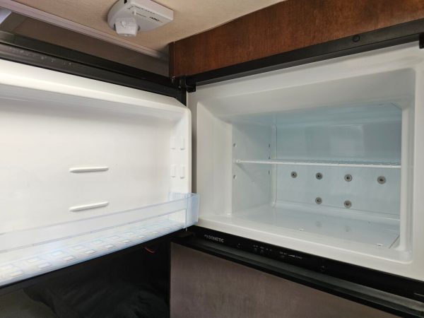 2018 Lance Travel Trailer 1685 - Image 18