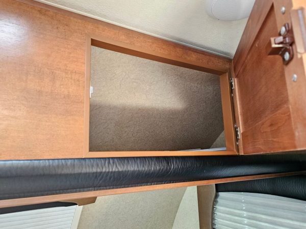 2018 Lance Travel Trailer 1685 - Image 22