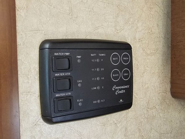 2018 Lance Travel Trailer 1685 - Image 28