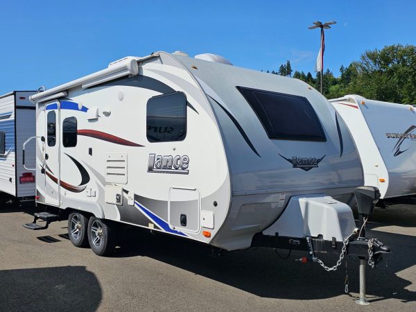 2018 Lance Travel Trailer 1685 - Image 33