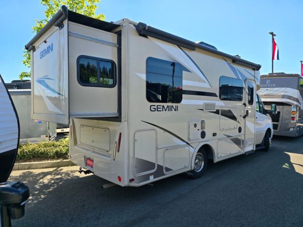 2018 Thor Motor Coach Gemini 24TX - Image 4
