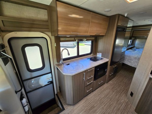 2018 Thor Motor Coach Gemini 24TX - Image 10