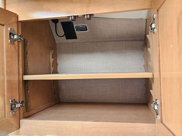 2018 Thor Motor Coach Synergy SD24 - Image 18