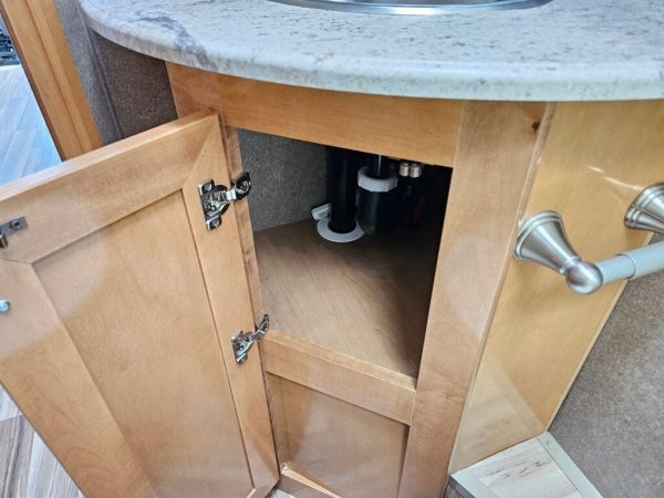 2018 Thor Motor Coach Synergy SD24 - Image 31