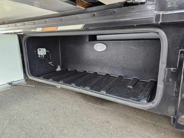 2018 Thor Motor Coach Synergy SD24 - Image 7