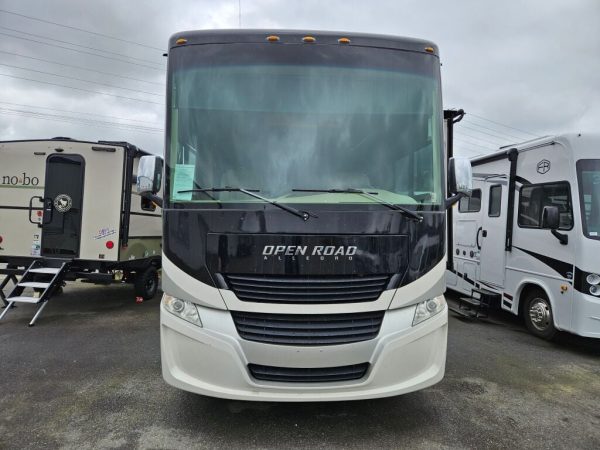 2018 Tiffin Motorhomes Allegro 32SA - Image 2