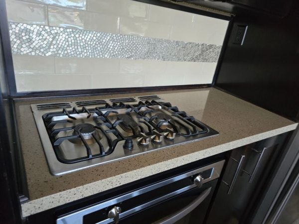 2018 Vanleigh RV Vilano 365RL - Image 18