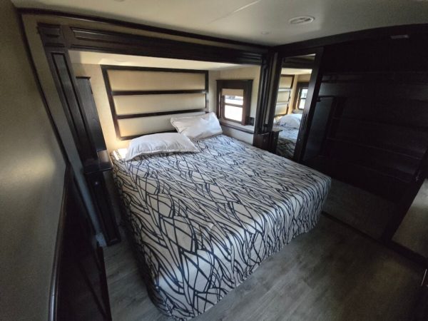 2018 Vanleigh RV Vilano 365RL - Image 21