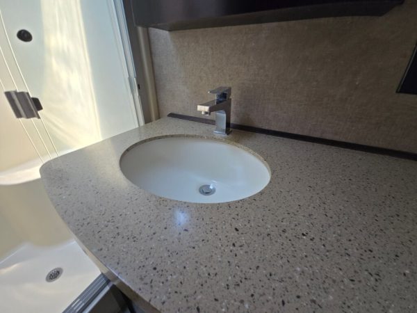 2018 Vanleigh RV Vilano 365RL - Image 25