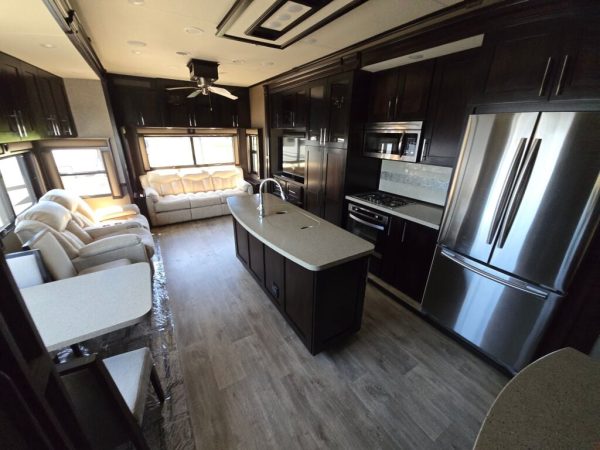 2018 Vanleigh RV Vilano 365RL - Image 8