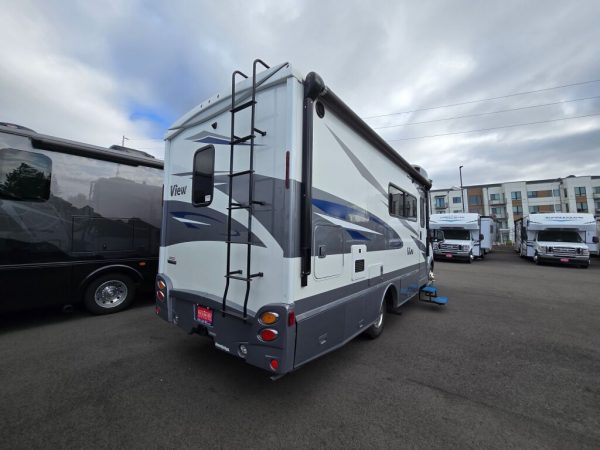 2018 Winnebago View 24D - Image 3
