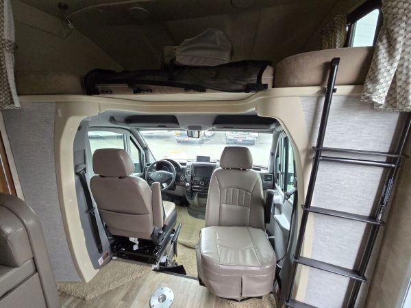 2018 Winnebago View 24D - Image 5