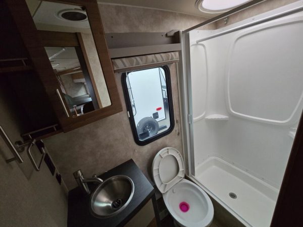 2018 Winnebago View 24D - Image 8