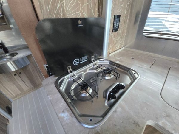 2019 Airstream Atlas Murphy Suite Tommy Bahama Edition - Image 15