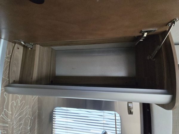 2019 Airstream Atlas Murphy Suite Tommy Bahama Edition - Image 17