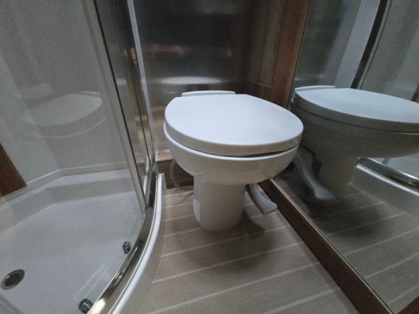 2019 Airstream Atlas Murphy Suite Tommy Bahama Edition - Image 22