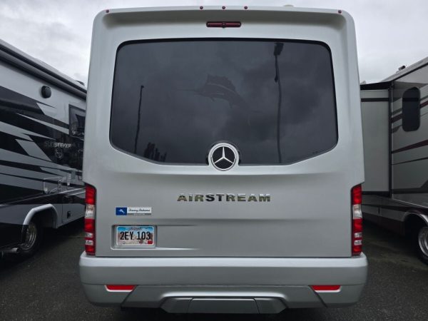 2019 Airstream Atlas Murphy Suite Tommy Bahama Edition - Image 5