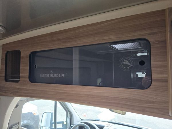 2019 Airstream Atlas Murphy Suite Tommy Bahama Edition - Image 10