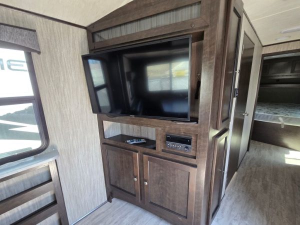 2019 Cruiser RV Shadow Cruiser 200RDS - Image 6