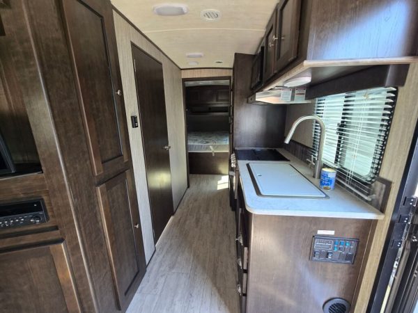 2019 Cruiser RV Shadow Cruiser 200RDS - Image 7