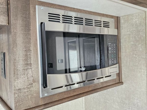 2019 Forest River Rainier 279RBSR - Image 12