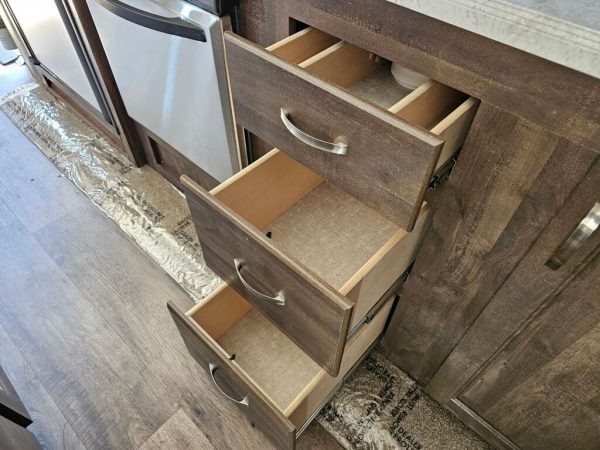 2019 Forest River Rainier 279RBSR - Image 17