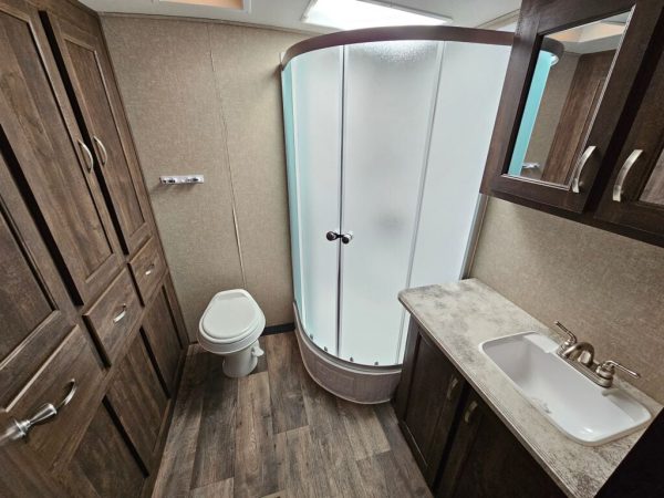 2019 Forest River Rainier 279RBSR - Image 23