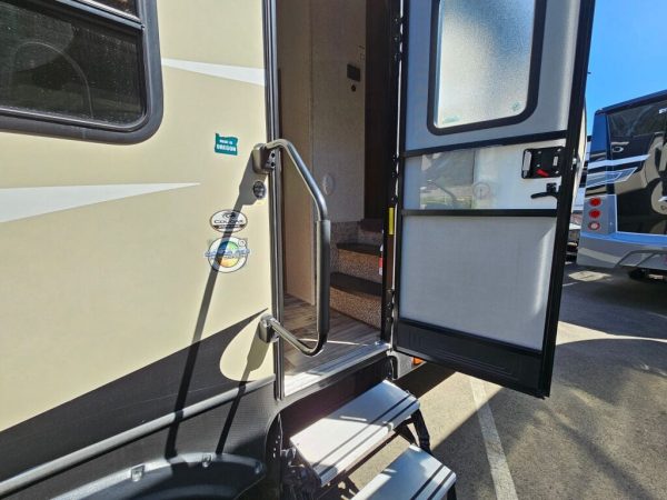 2019 Keystone Cougar 25RESWE - Image 7