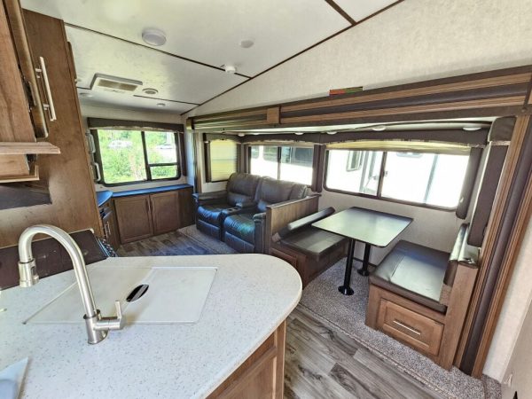 2019 Keystone Cougar 25RESWE - Image 8