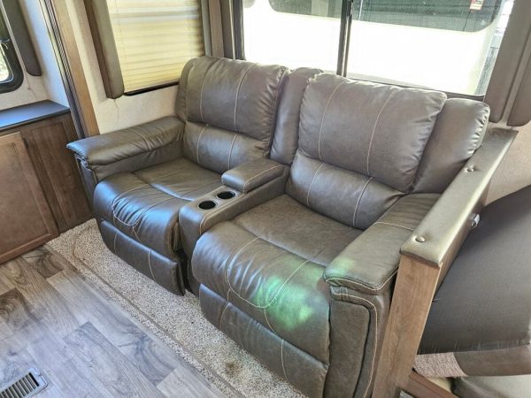 2019 Keystone Cougar 25RESWE - Image 9