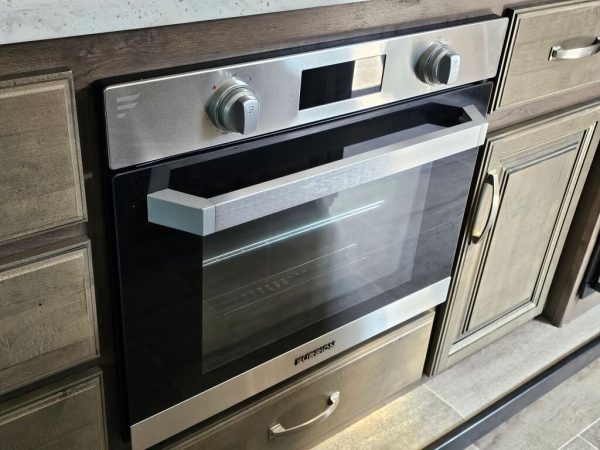 2019 Keystone Montana 3121RL - Image 17