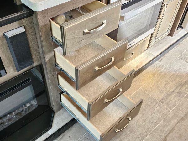 2019 Keystone Montana 3121RL - Image 18