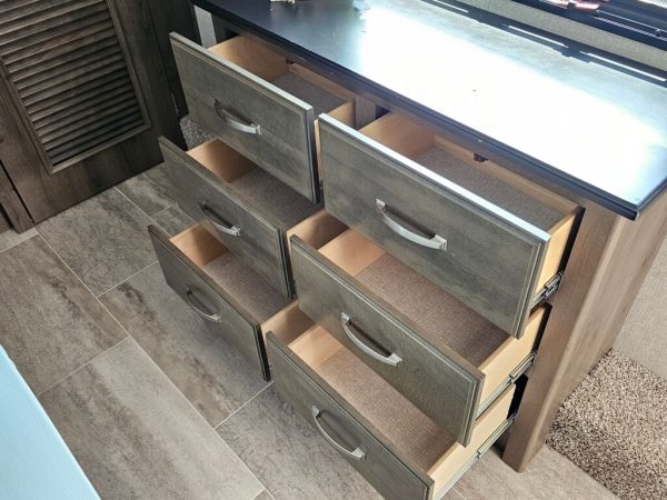 2019 Keystone Montana 3121RL - Image 29