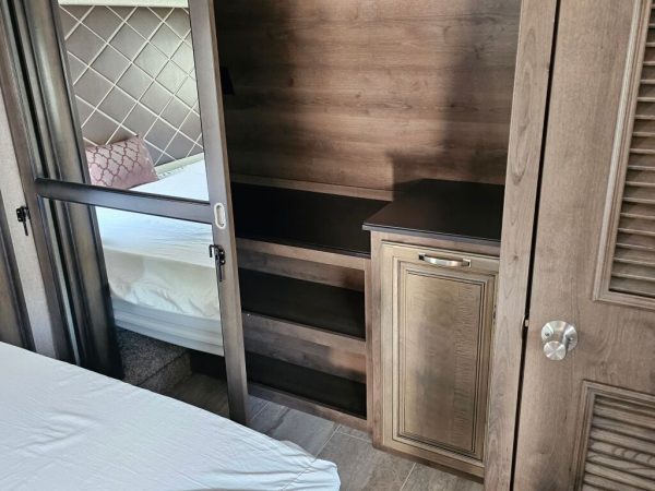 2019 Keystone Montana 3121RL - Image 30