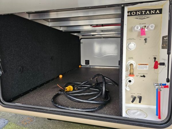 2019 Keystone Montana 3121RL - Image 4