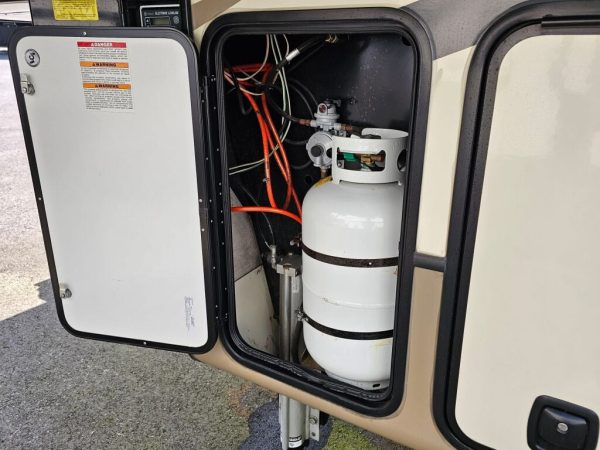 2019 Keystone Montana 3121RL - Image 5