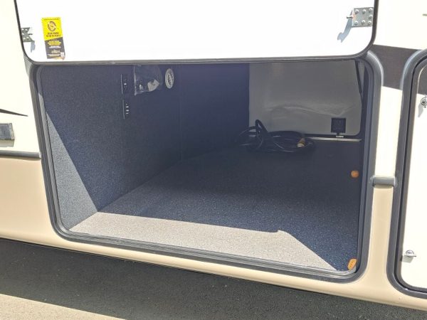 2019 Keystone Montana 3121RL - Image 7