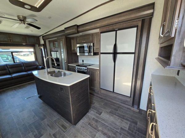 2019 Keystone Montana High Country 330RL - Image 5
