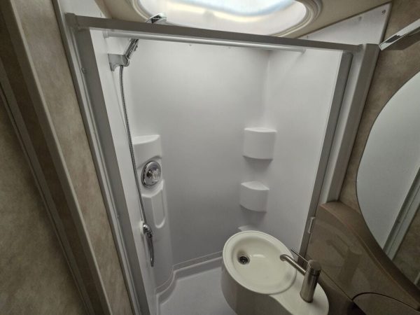 2019 Winnebago View 24G - Image 14