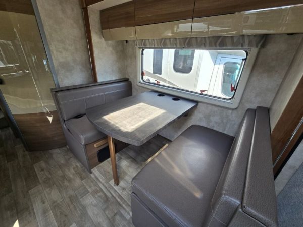 2019 Winnebago View 24G - Image 7