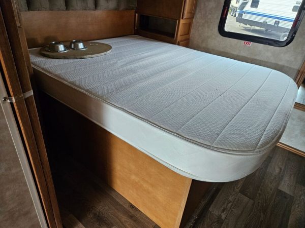 2019 Winnebago Vista 29V - Image 7