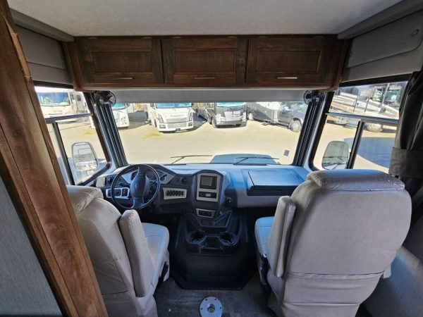 2020 Coachmen Mirada 32SS - Image 6