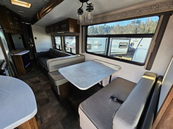 2020 Coachmen Mirada 32SS - Image 8