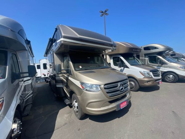 2020 Dynamax Isata 3 Series 24FWM - Image 12
