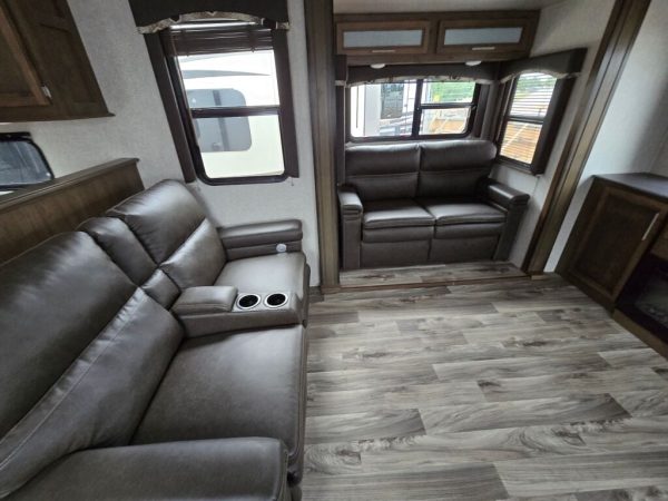 2020 Keystone Cougar 366RDS - Image 9