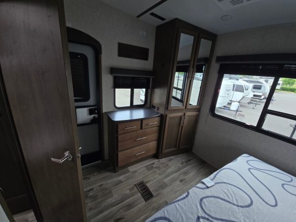 2020 Keystone Cougar 367FLS - Image 15