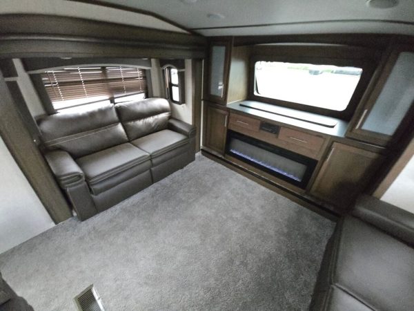 2020 Keystone Cougar 367FLS - Image 27