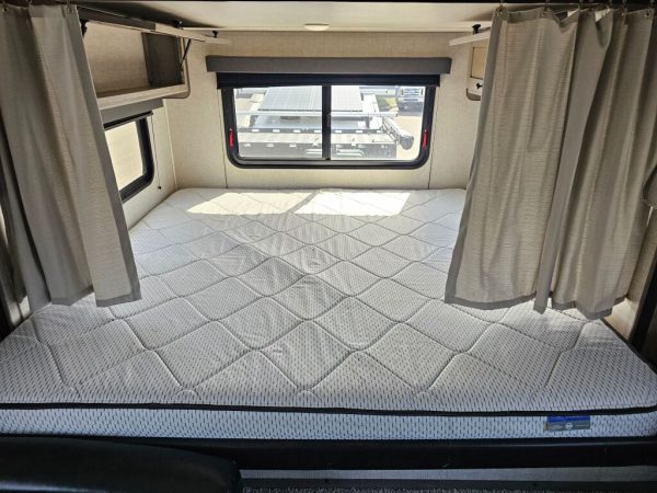 2020 Keystone Outback Ultra-Lite 210URS - Image 18